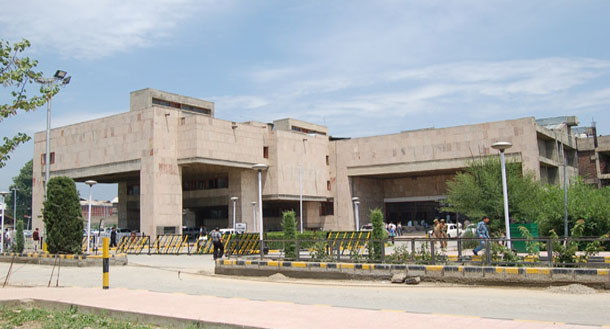 Employee has right to seek redressal of grievances: CAT