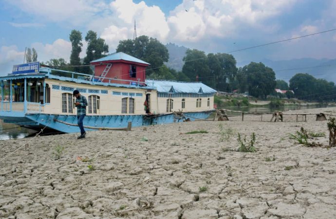 Heatwave peaks in Kashmir