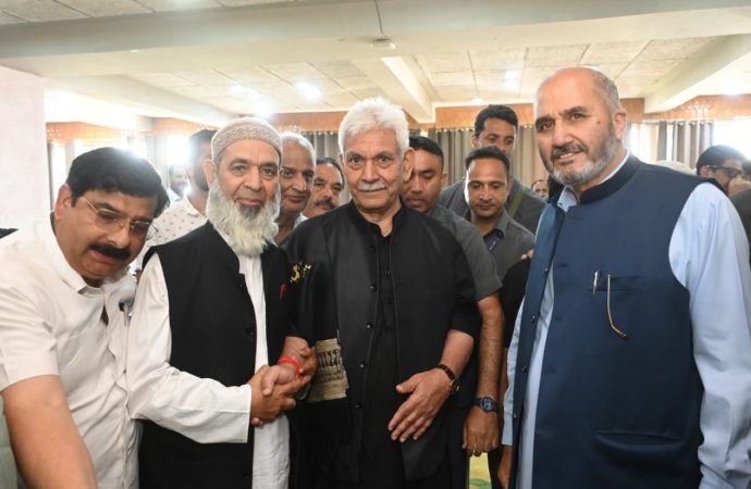 LG seeks civil society support for Amarnath Yatra