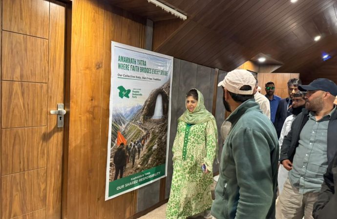 Mehbooba urges Kashmiris to welcome Amarnath yatris