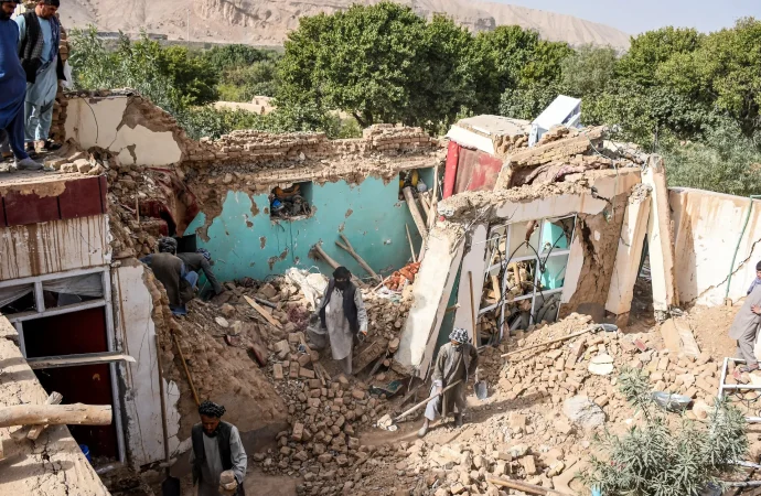 Powerful earthquake strikes Afghanistan