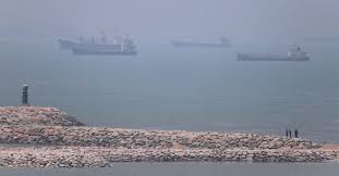 Saudi supertankers cross Strait of Hormuz amid easing tensions