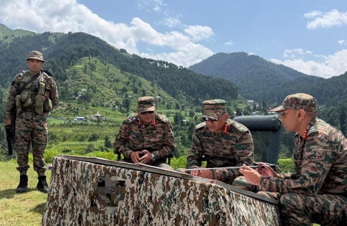GoC-in-C Northern Command reviews J&K security