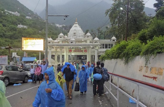 4 yatras suspended in J&K