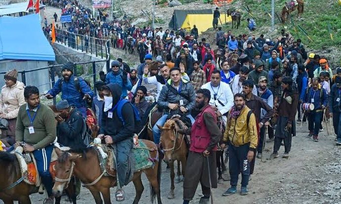 Amarnath Yatra crosses 3 lakh mark