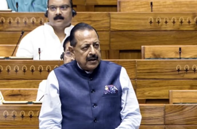 Centre introduces tougher anti-paper leak bill