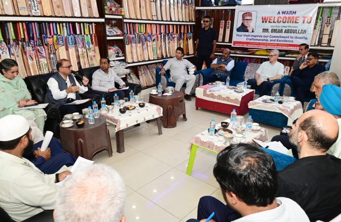 CM Omar accuses Mehbooba of shifting blame to AI, NC