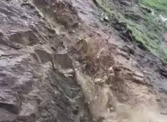Landslide disrupts Srinagar-Jammu highway