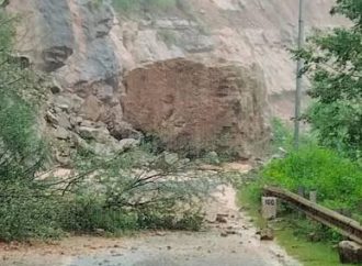 Landslide disrupts traffic on Udhampur-Ramnagar road after heavy rain