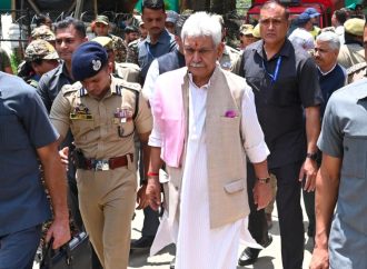 LG inspects Amarnath Yatra arrangements, warns against unregistered yatri rush