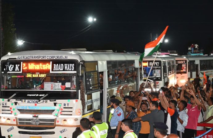 Amarnath Yatra begins as first pilgrims leave Jammu under tight security