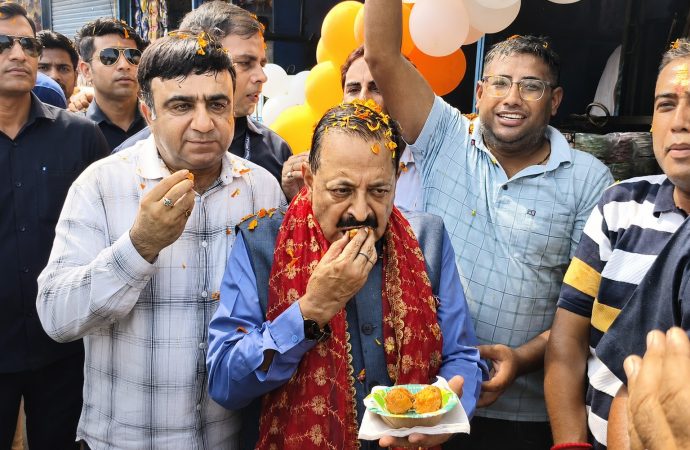 Minister announces makeover for J&K gateway town