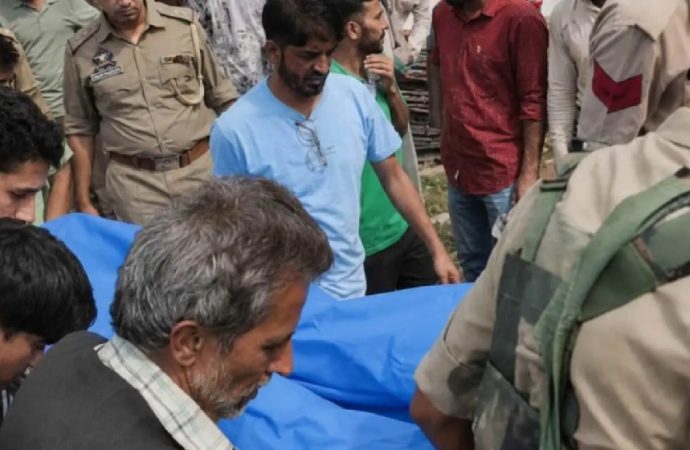Policeman dies in bridge accident; colleague injured