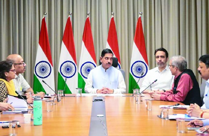 Pralhad Joshi takes charge of Education Ministry after Pradhan’s resignation