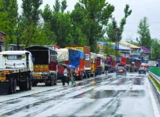 Srinagar-Jammu highway reopens after 3 days